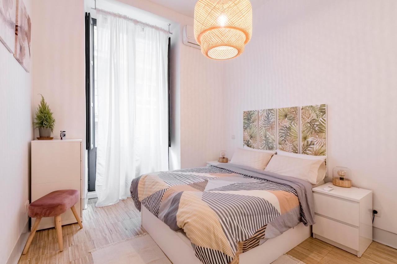 Cross Check - Plaza Mayor Apartment Madrid Exterior foto