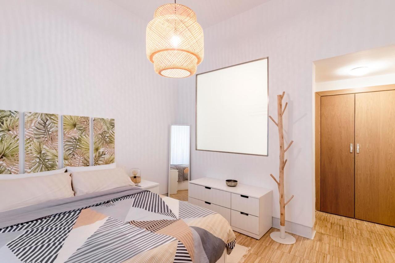 Cross Check - Plaza Mayor Apartment Madrid Exterior foto